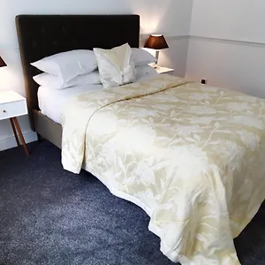 https://cheerful-home-close-to-the-city-and-peak-district.yorkshirehotels.net