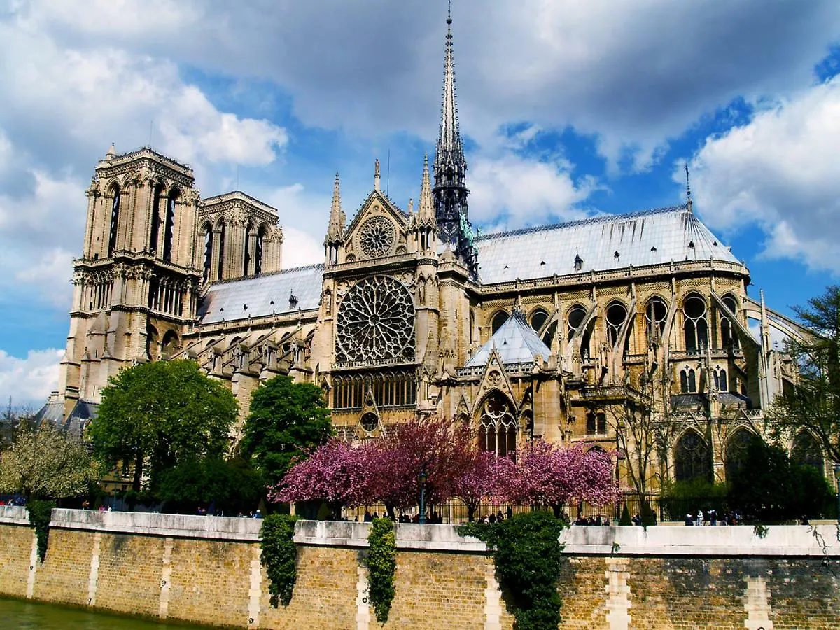 Hr Quai Augustins - Notre Dame Paris Apartment