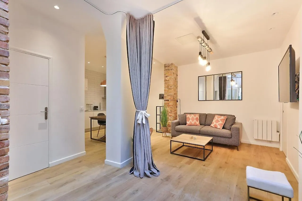 Hr Quai Augustins - Notre Dame Paris Apartment
